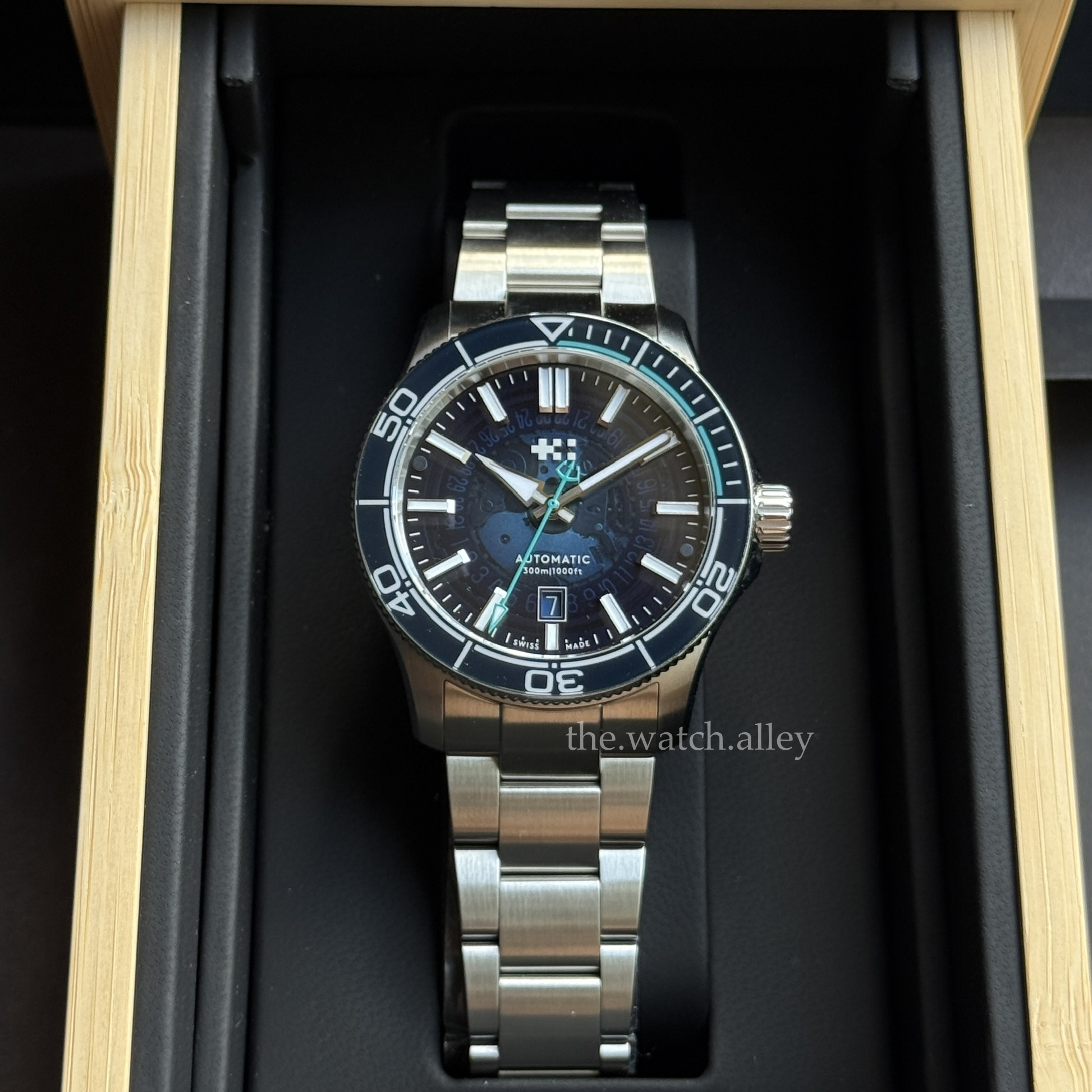 Christopher Ward Christopher Ward C60 Sapphire Edge 42mm Blue Dial - C60-42ADA31S0BB3-B0