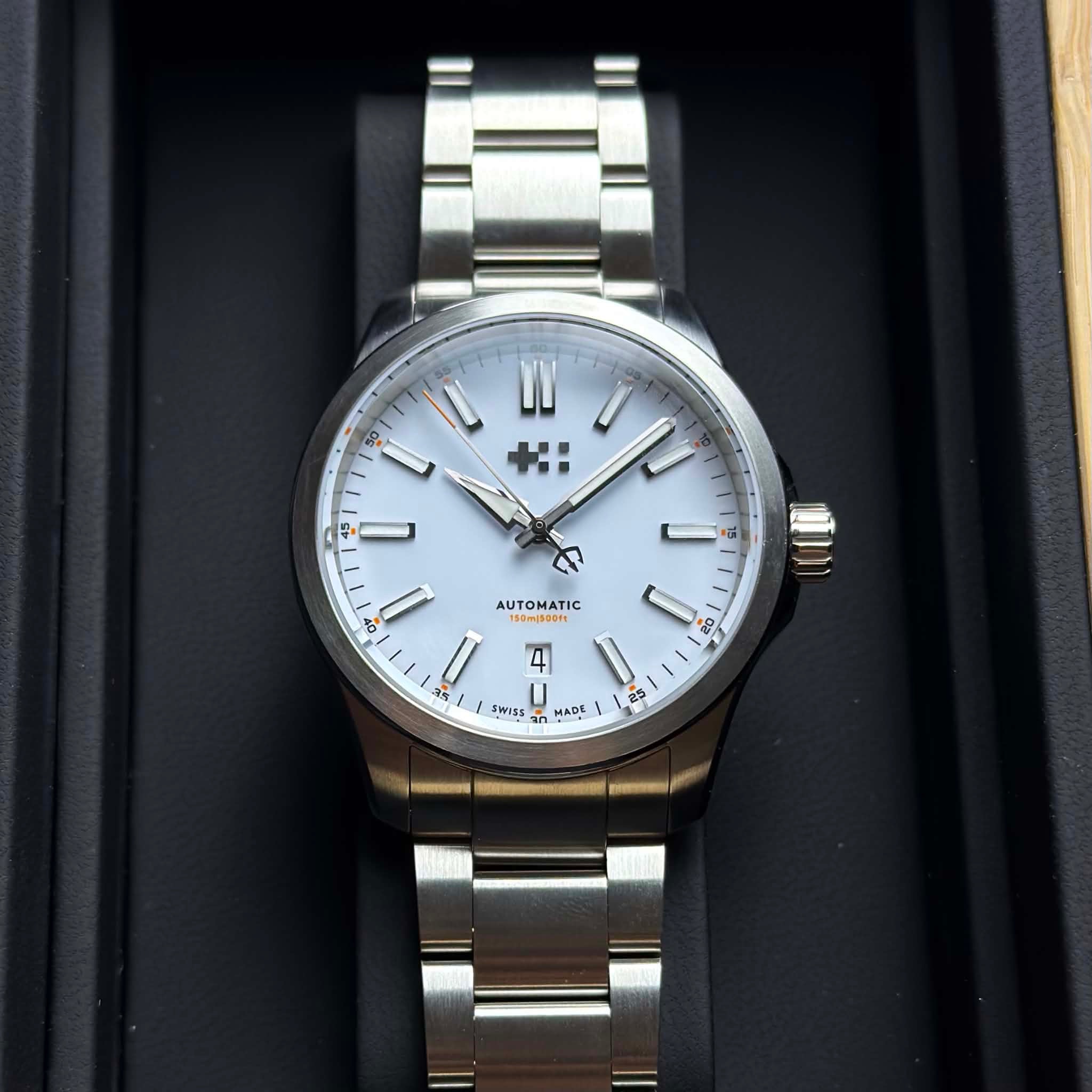 Christopher Ward Christopher Ward C63 Sealander Automatic White Dial | 39mm - Ref. C63-39ADA3-S00W2-B0