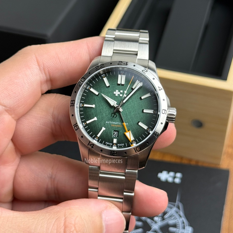 Christopher Ward Christopher Ward C63 Sealander GMT 39mm Hunter Green Dial - Automatic