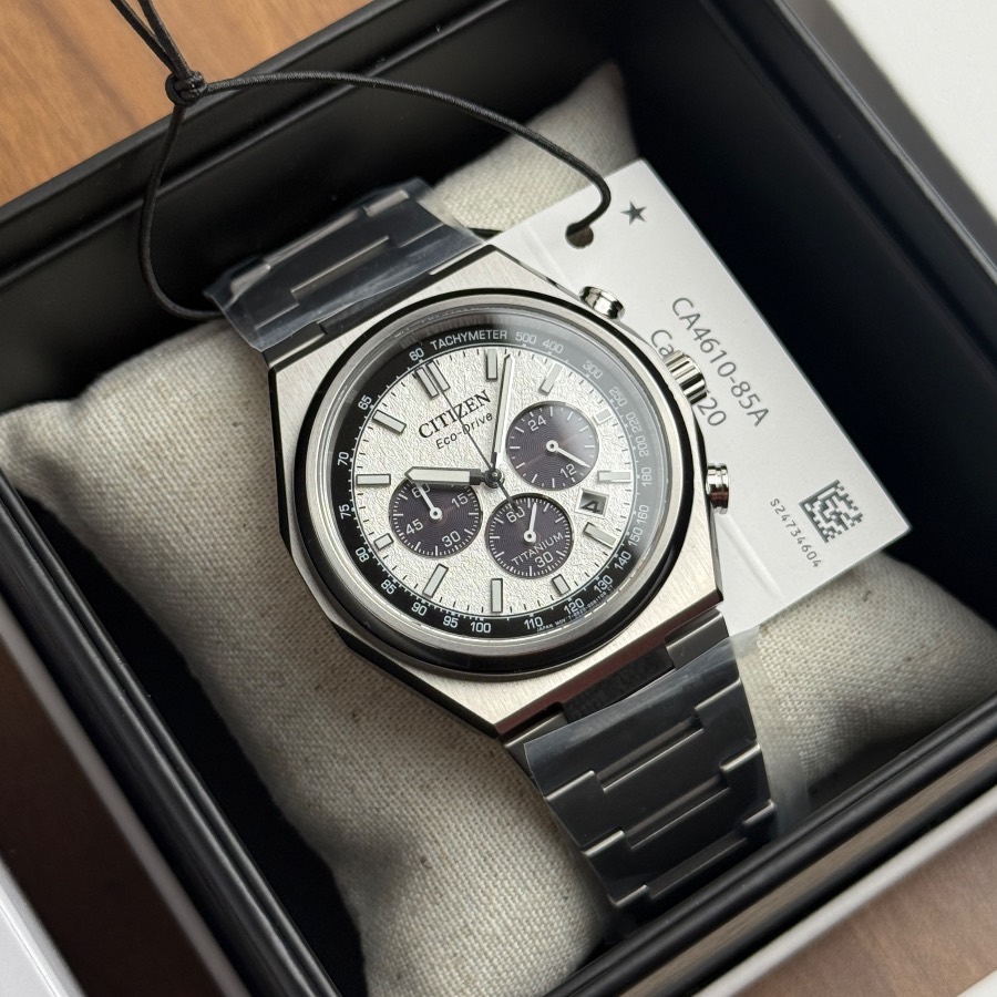 Citizen Citizen Zenshin / Forza - Eco-Drive Super Titanium - CA4610-85A White / Panda Textured Dial - Solar Chronograph