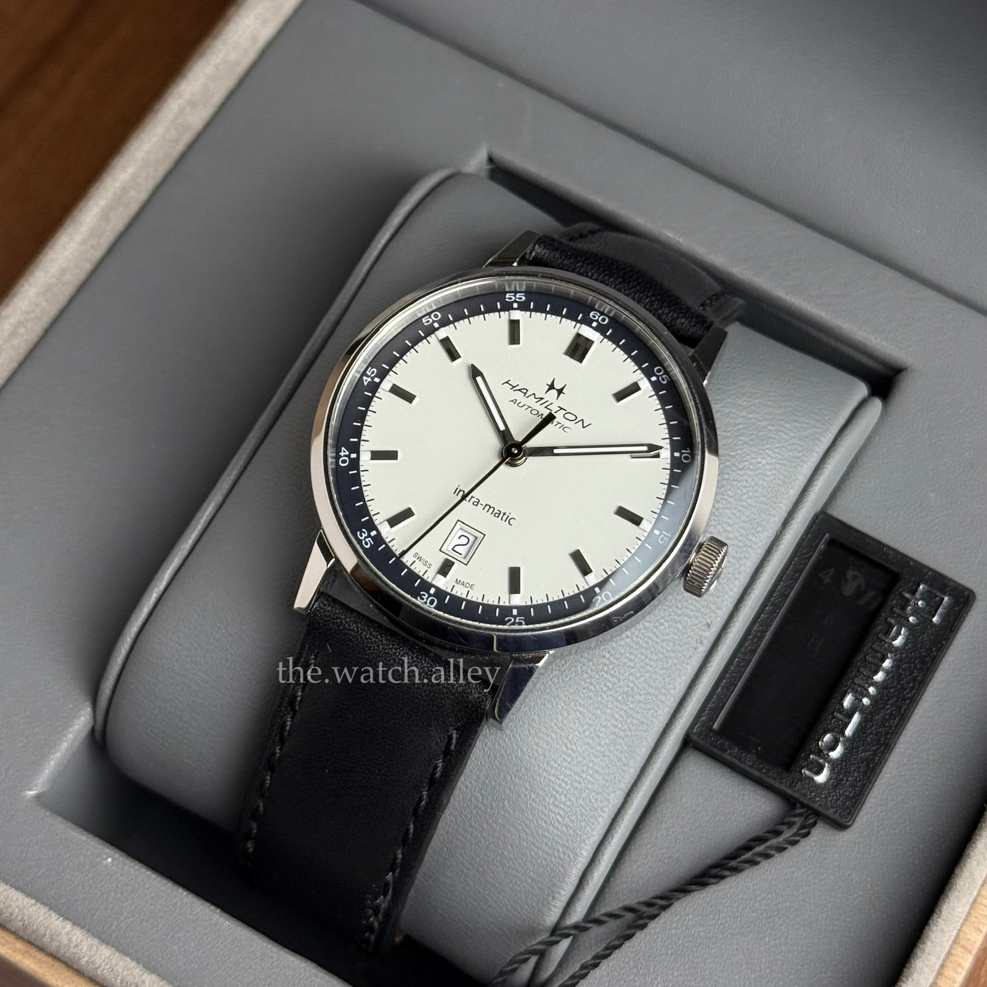 Hamilton Hamilton American Classic Intra-Matic Auto - H38425720 Beige / Two-Tone Dial - Discontinued Automatic Dress Watch