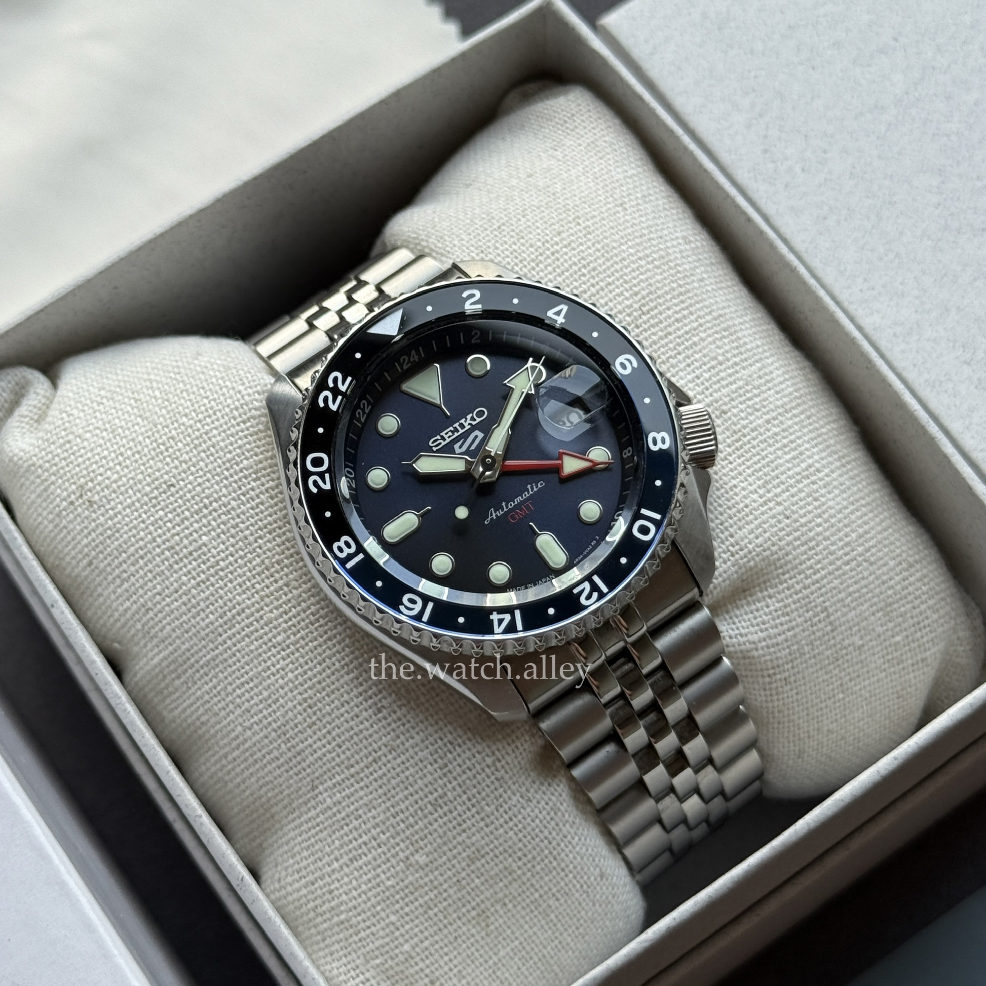 Seiko JDM Seiko 5 Sports GMT - Blue SBSC003 (SSK003) - “Batman”