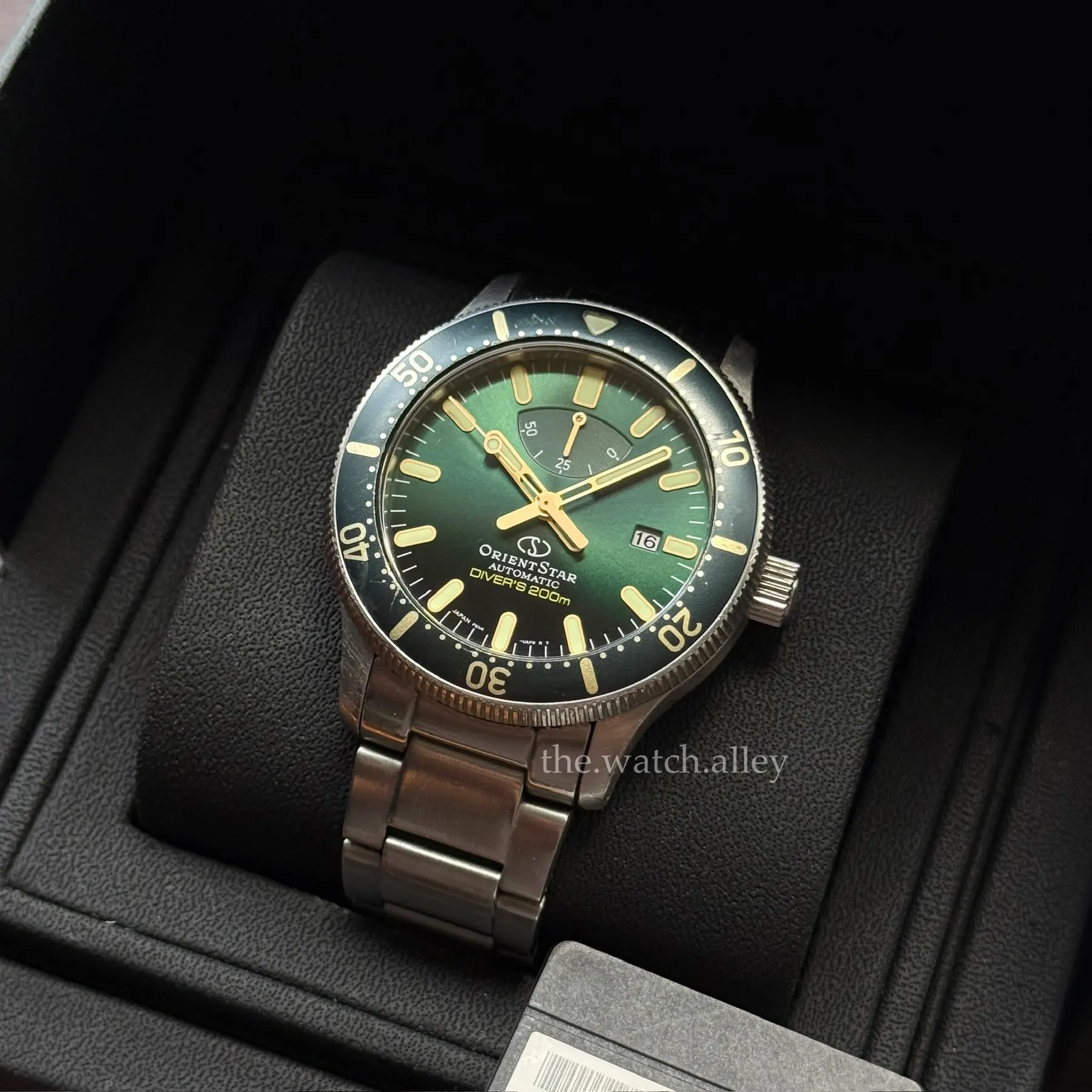Orient Star Orient Star Diver - “Shinrin Green” Power Reserve RE-AU0307E00B / RK-AU0307E - Automatic