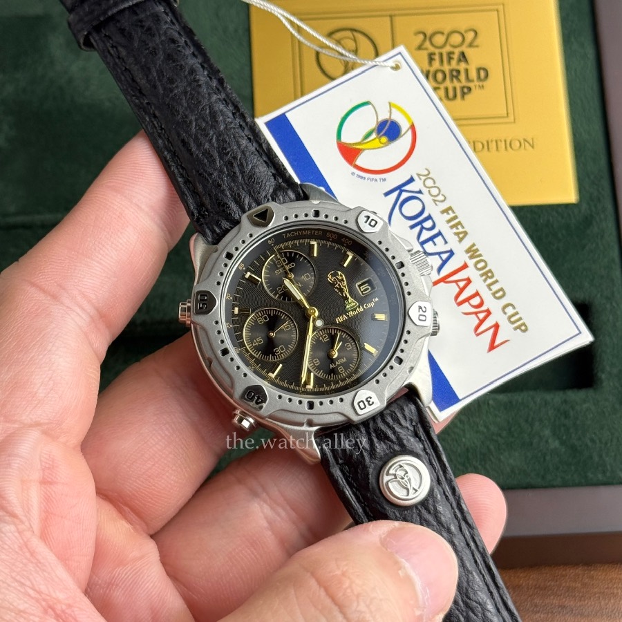 Seiko RARE Seiko FIFA World Cup Korea/Japan 2002 - 7T32-0AB0 Black / Gold Alarm Chronograph - Limited Edition 2,002pcs
