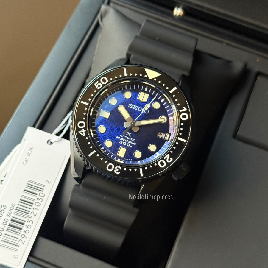 Seiko RARE Seiko Prospex Marinemaster 300 “Seigaiha” - SLA053 / SLA053JC US Exclusive MM300 - Limited Edition of 500 Pieces - Blue Ocean Waves Dial