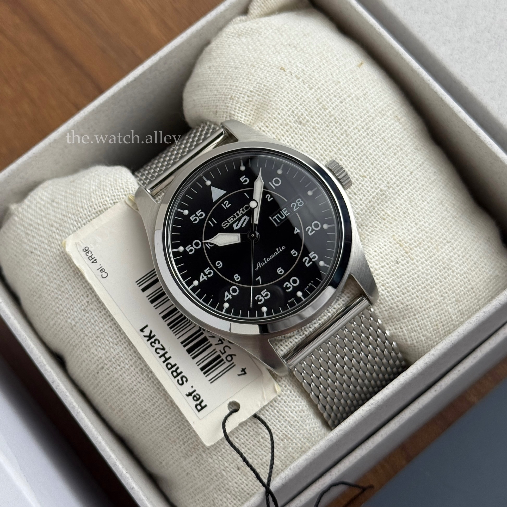 Seiko Seiko 5 Sports Field - SRPH23 / SRPH23K1 Black Dial and Mesh Bracelet - Automatic Watch