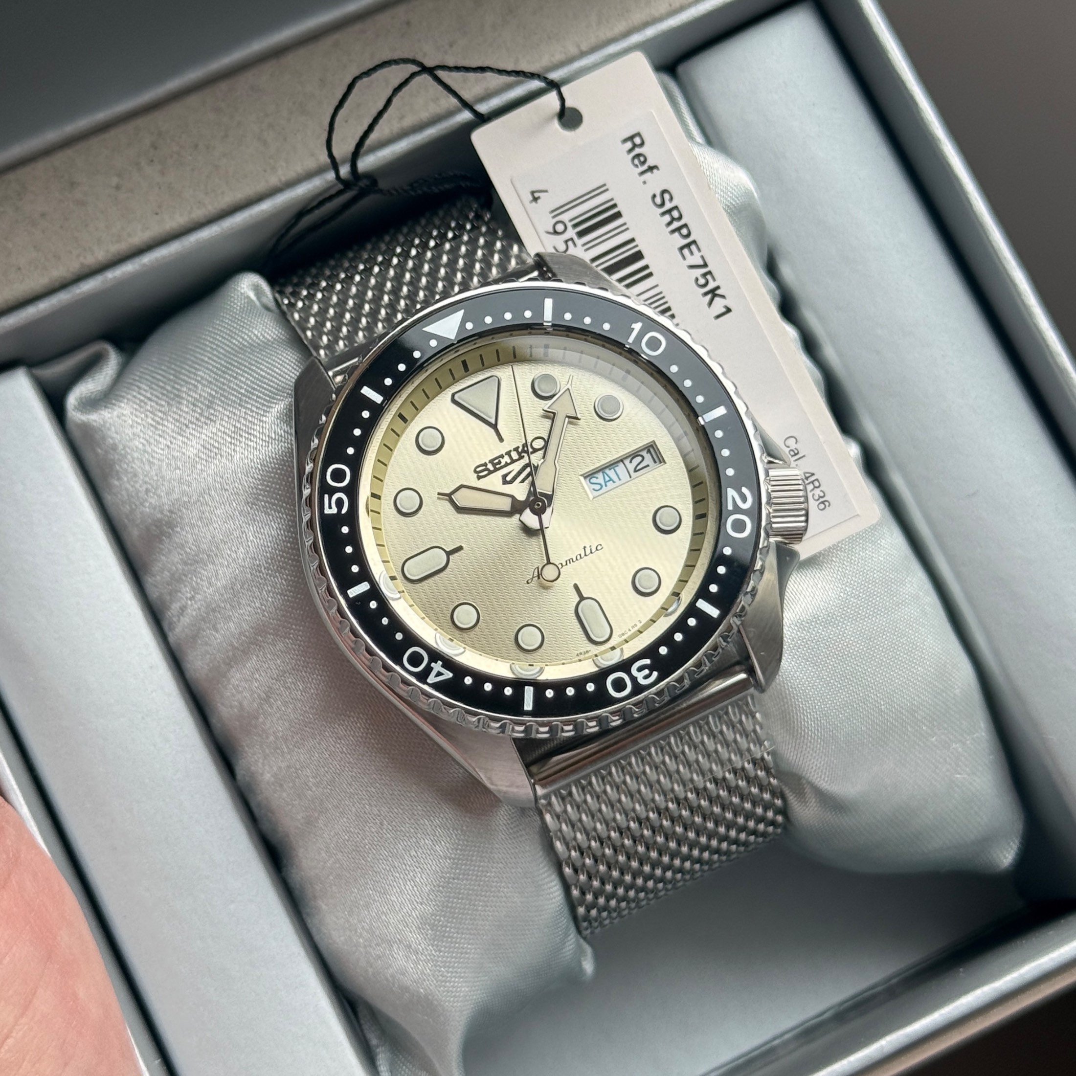 Seiko Seiko 5 Sports - SRPE75 / SRPE75K1 Champagne Dial - Stainless Steel Mesh Bracelet