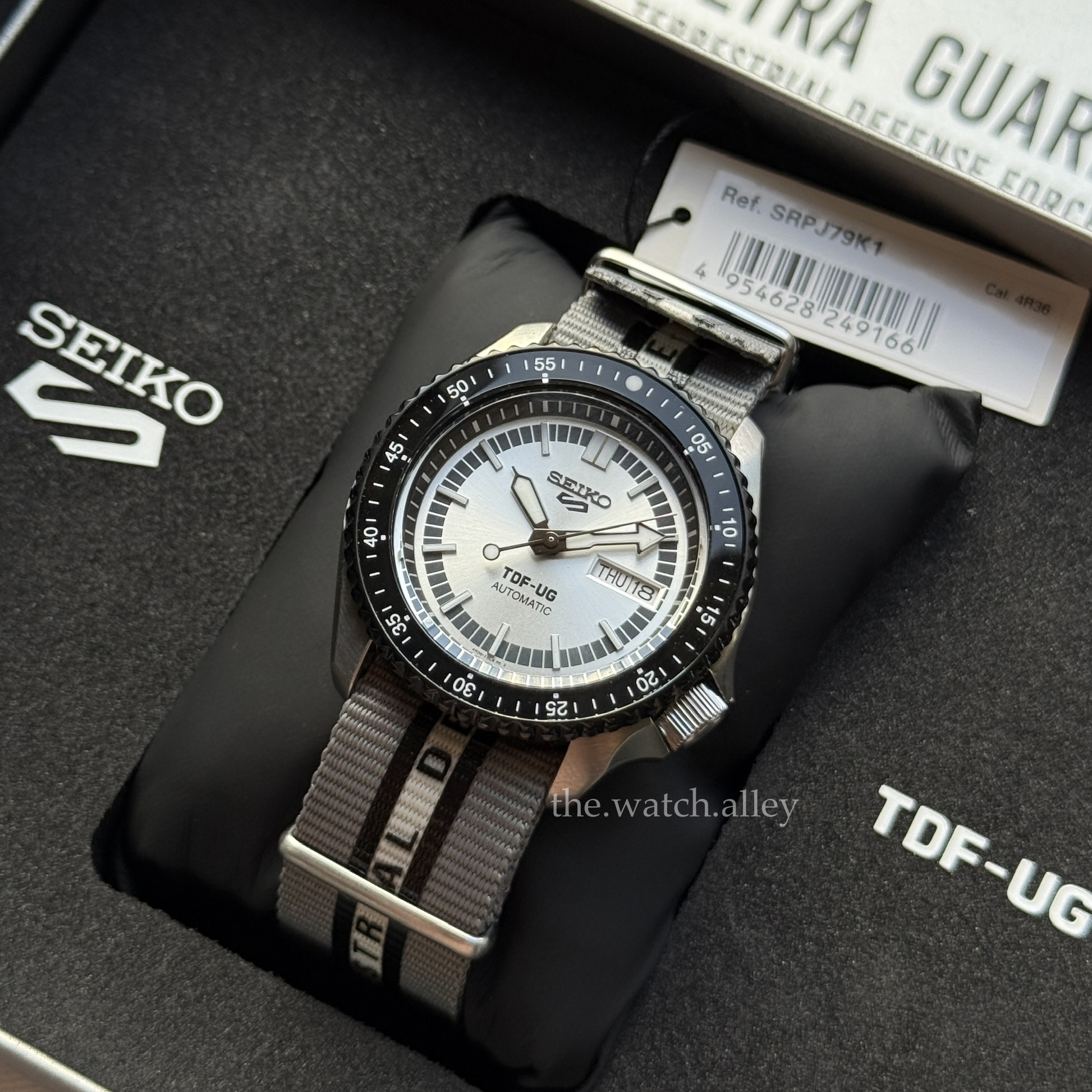 Seiko Seiko 5 Sports - “Ultraman” Ultraseven SRPJ79 / SRPJ79K1 - Limited Edition 3,400pcs 55th Anniversary - Gray & Black