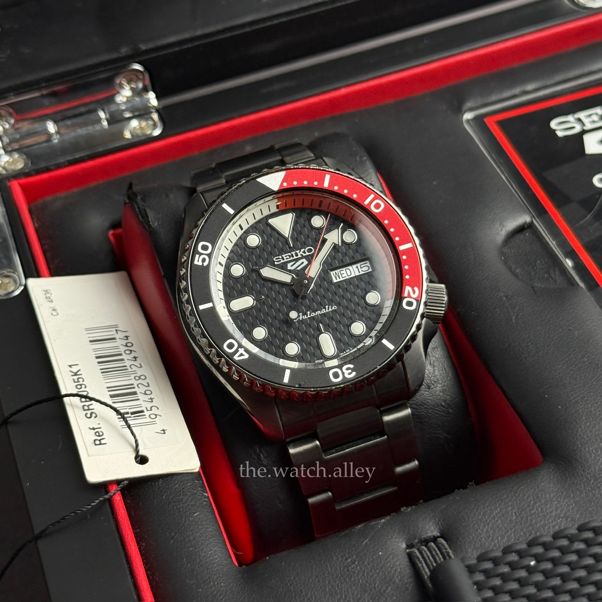 Seiko Seiko 5 Sports x Supercars 2023 - SRPJ95 / SRPJ95K1 Carbon Fiber-Patterned Dial - Limited Edition 2,023pcs