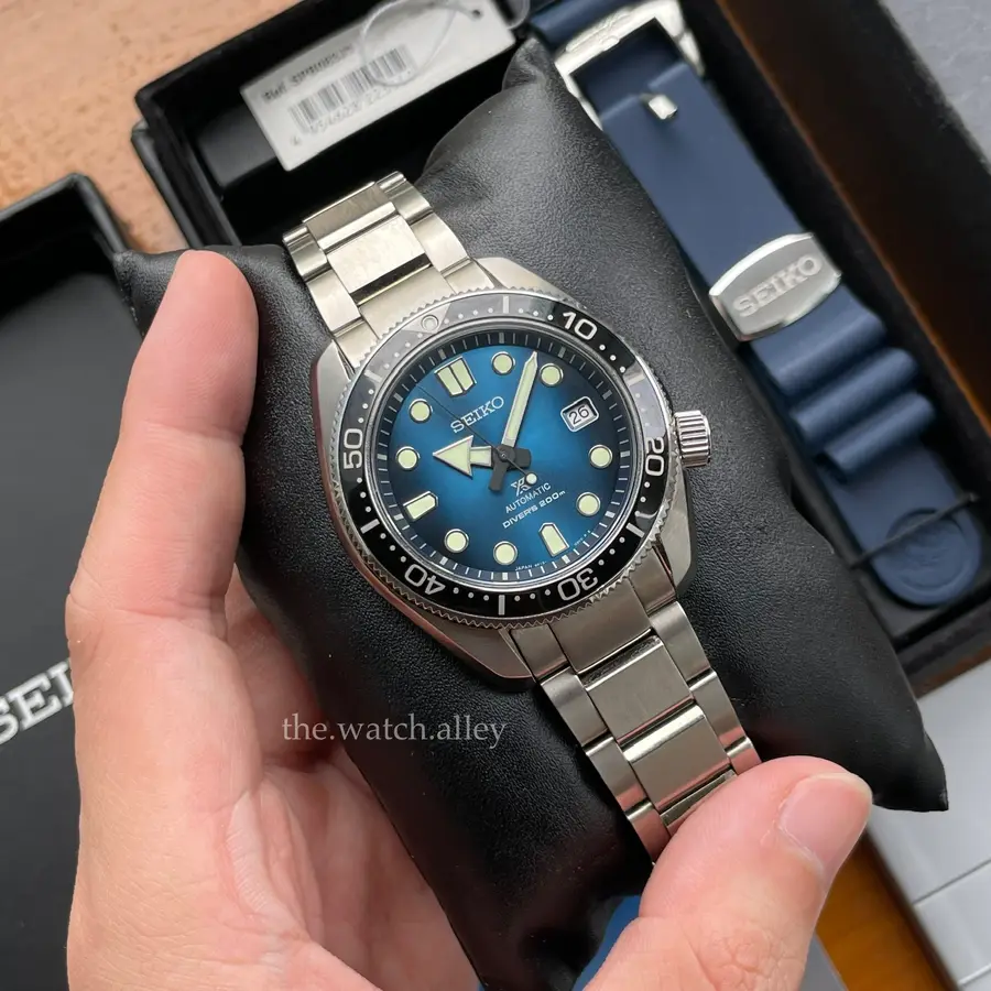 Seiko Seiko Prospex MM200 - “Great Blue Hole” SPB083 / SPB083J1 - Special Edition 1968 Diver’s Modern Re-interpretation